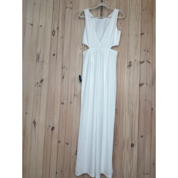 NWT Lulus Moments to Remember White Sleeveless Wide-Leg Cutout Jumpsuit Classy M - Picture 7 of 12